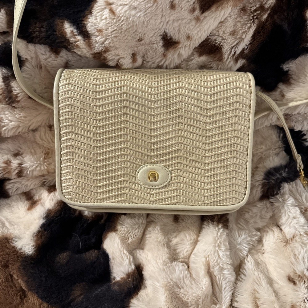 Vintage Etienne Aigner Straw Clutch    Purse Cream Beige